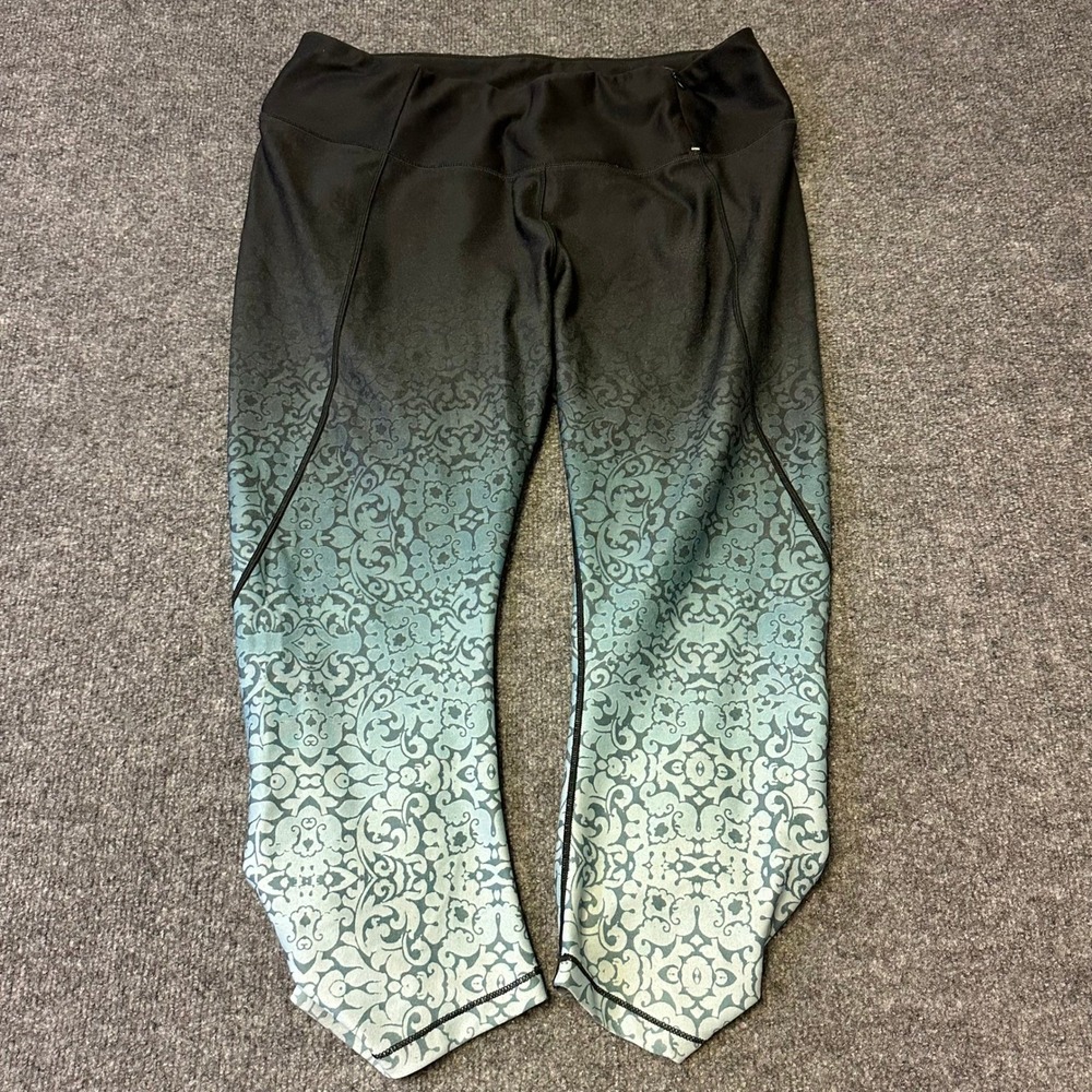 Athletic Leggings Womens Size M Black Teal Ombre Damask Print Capri Yoga Pants